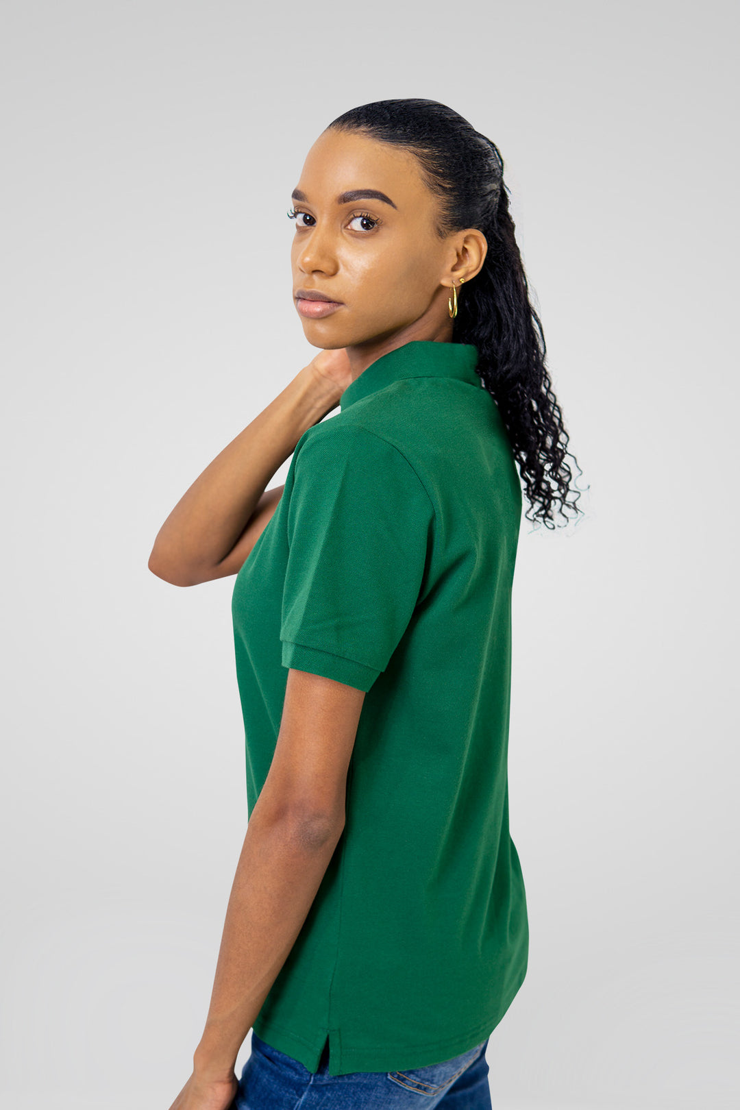 MULHER-BLUSA VERDE NOVA