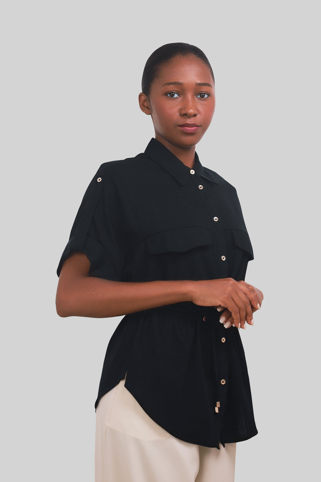 MULHER-BLUSA PRETA NOVA