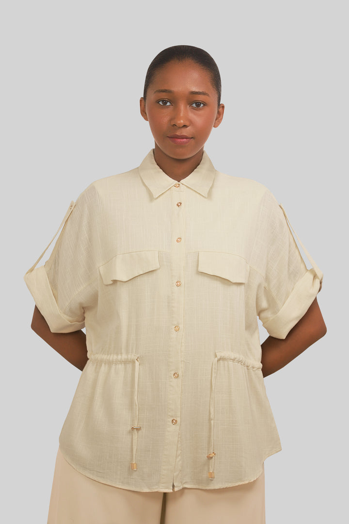 MULHER-BLUSA CREME NOVA