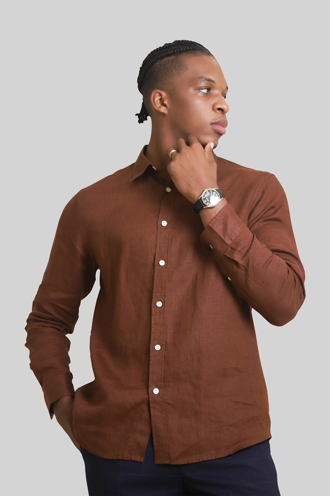 HOMEM-CAMISA CASTANHA NOVA