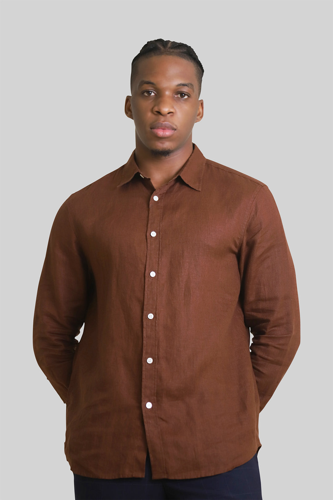 HOMEM-CAMISA CASTANHA NOVA