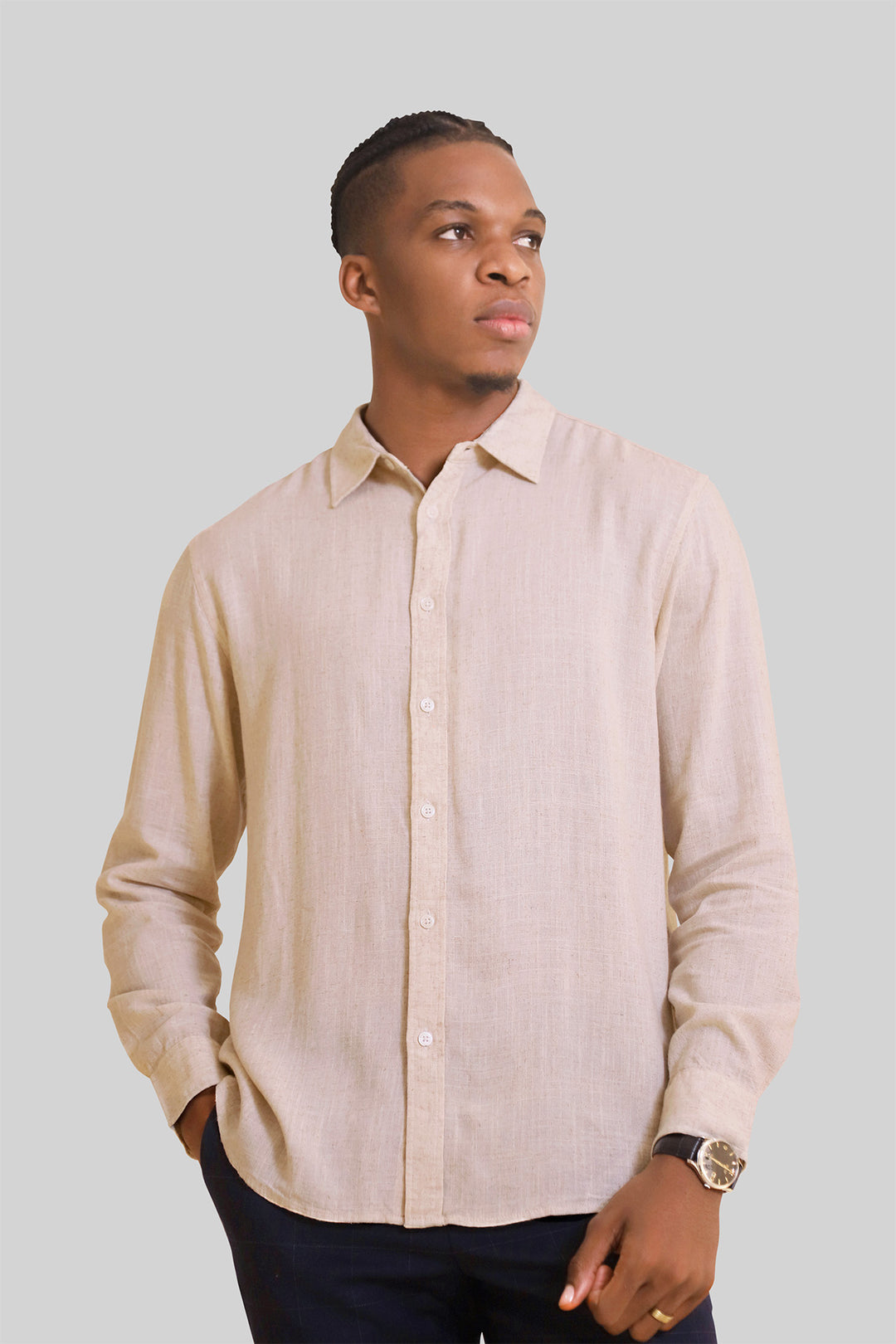 HOMEM-CAMISA BEGE NOVA