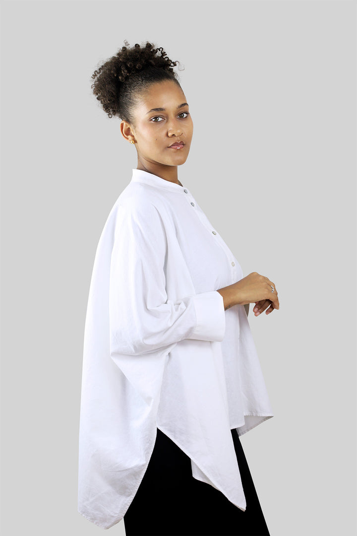 MULHER-CAMISA BRANCA NOVA 2026