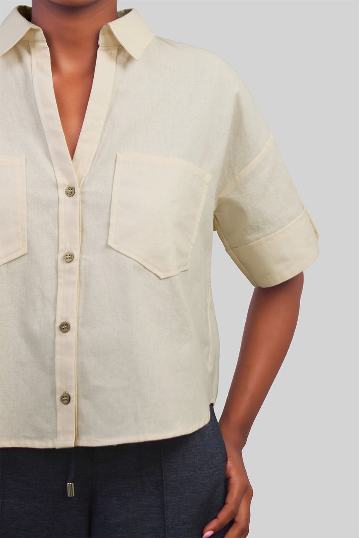 MULHER-CAMISA BRANCA NOVA