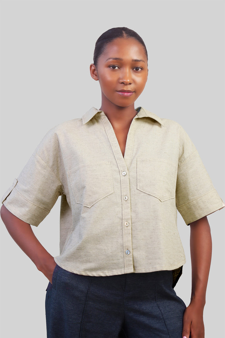 MULHER-CAMISA CÁQUI NOVA