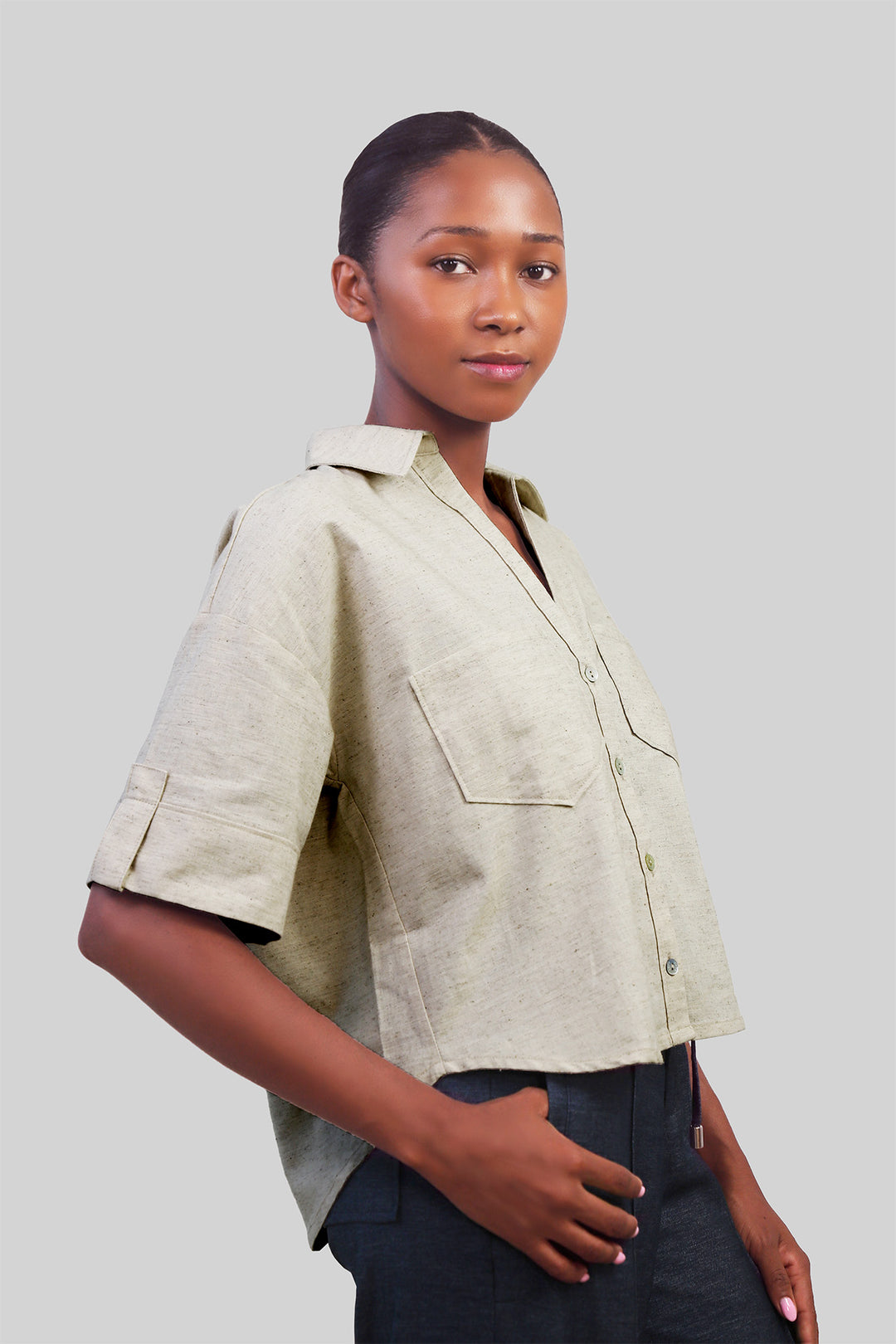 MULHER-CAMISA CÁQUI NOVA