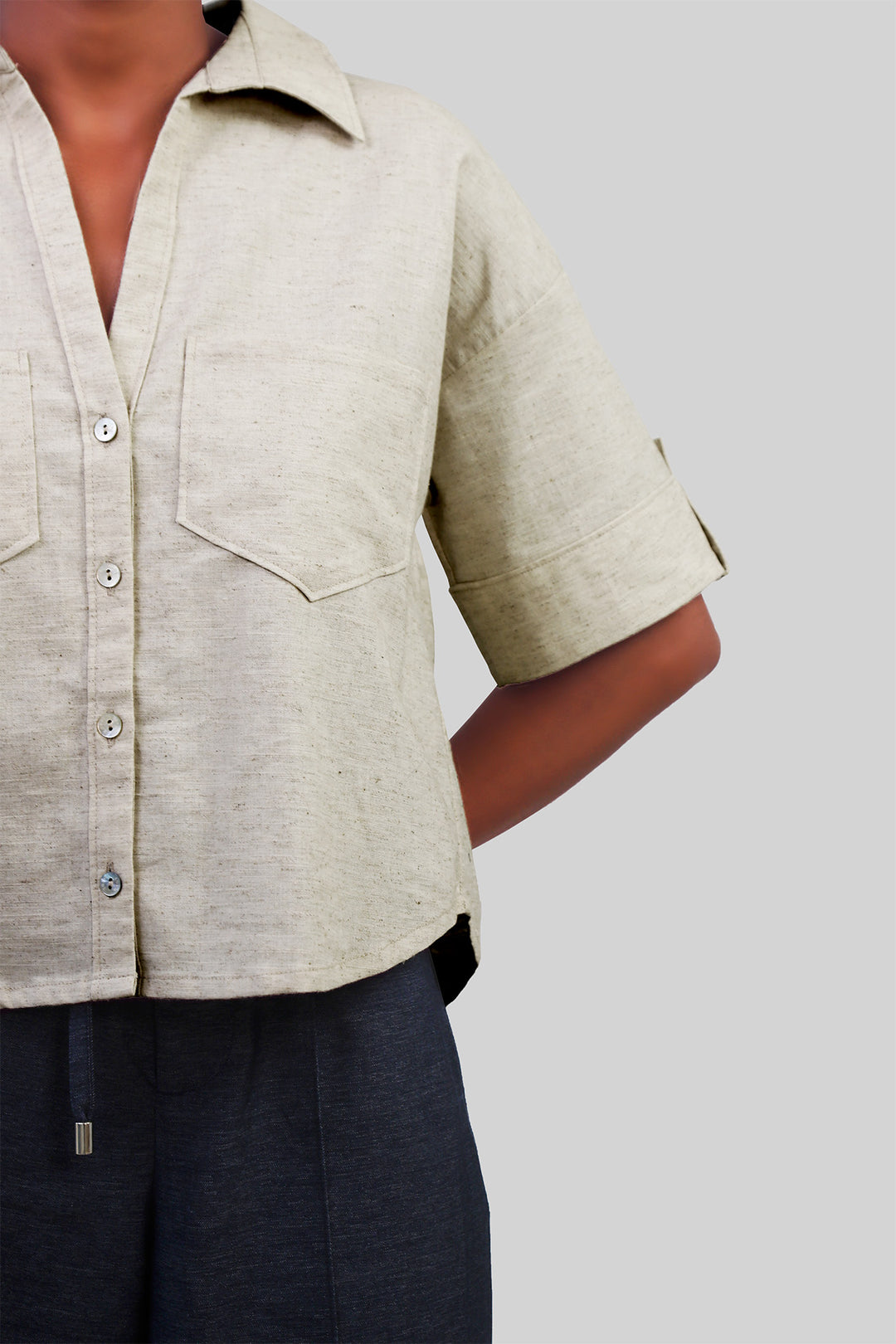 MULHER-CAMISA CÁQUI NOVA