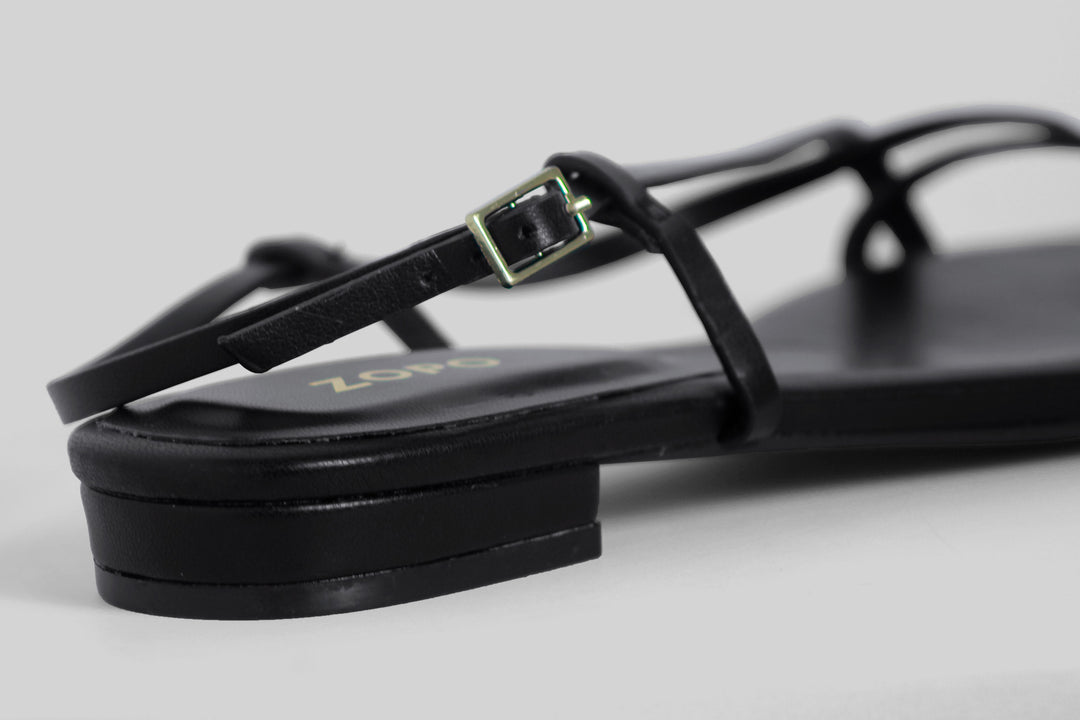 MULHER-SANDÁLIAS RASAS PRETAS NOVA