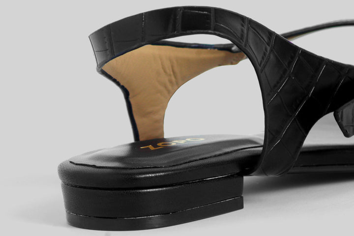 MULHER-SANDÁLIAS RASAS PRETAS NOVA