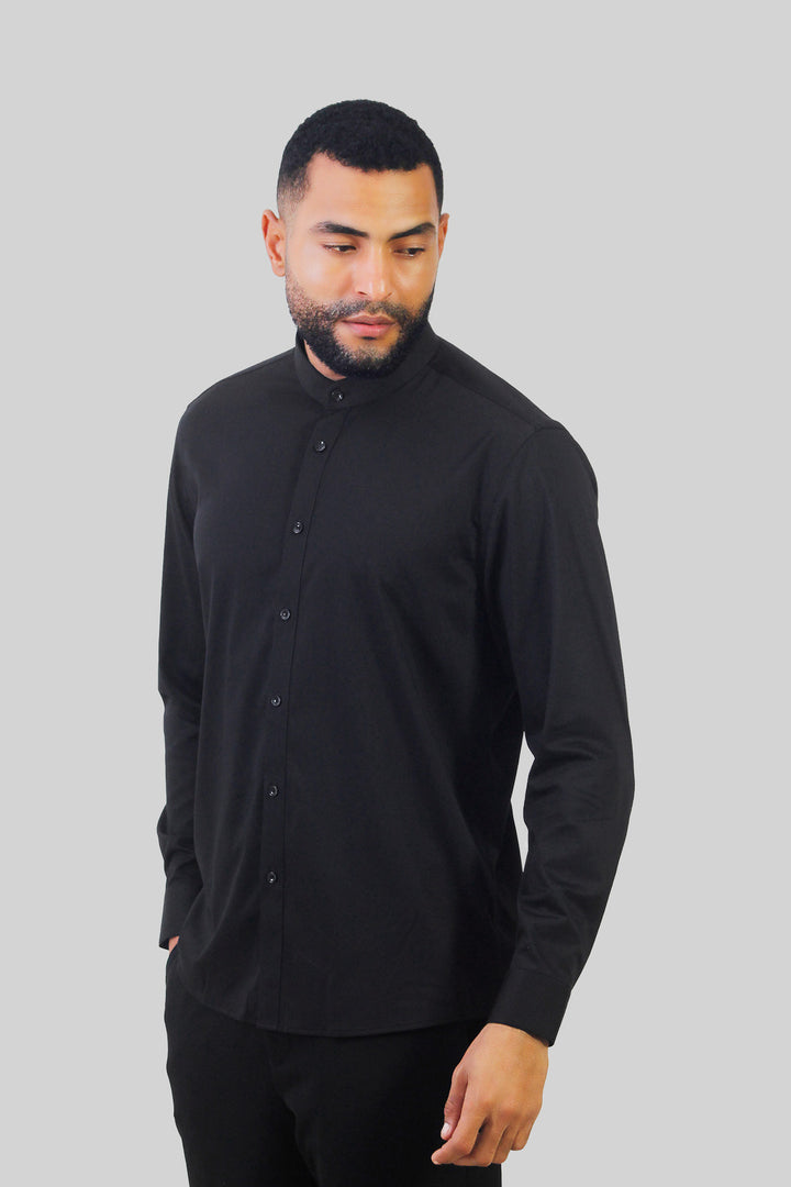 HOMEM-CAMISA PRETA NOVA