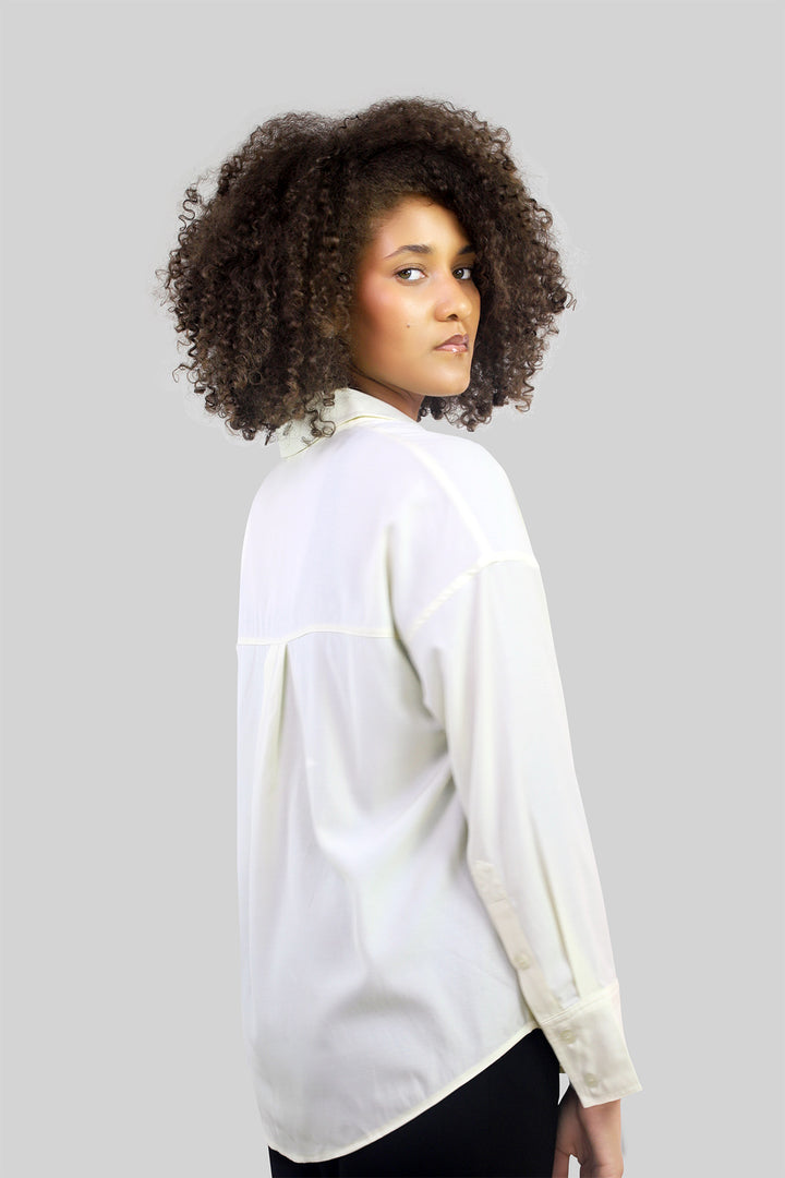 MULHER-CAMISA BEGE NOVA