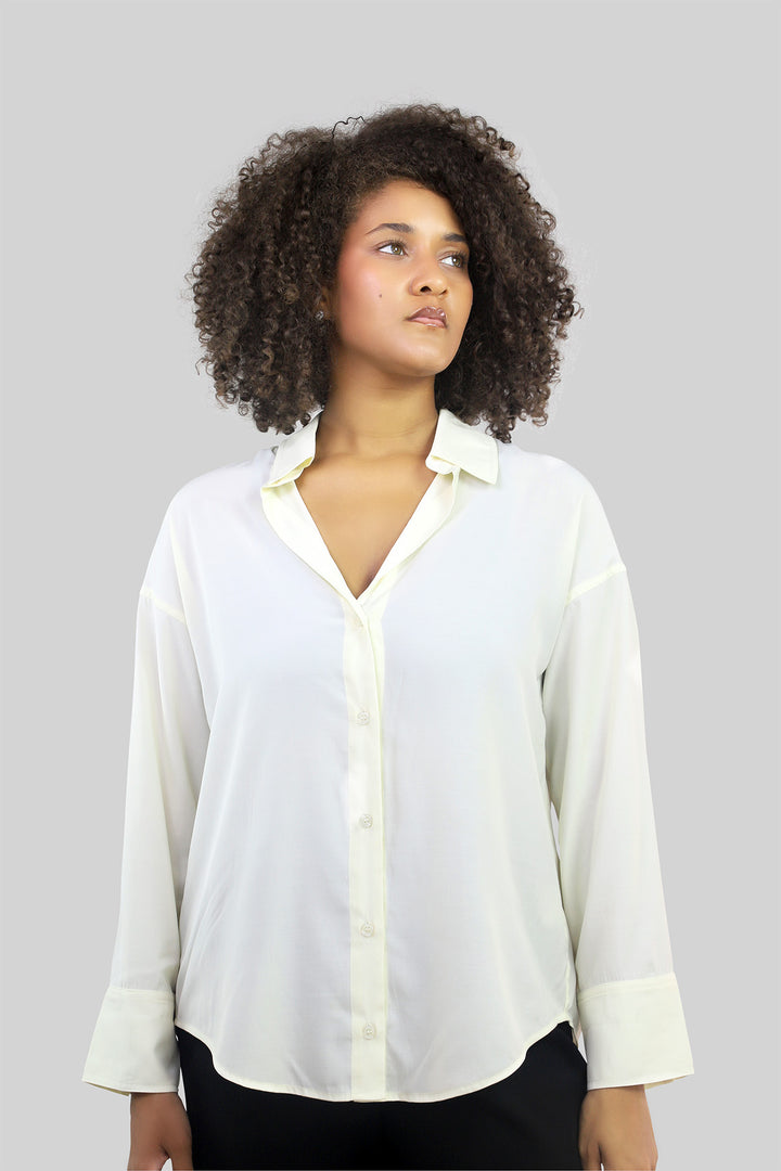 MULHER-CAMISA BEGE NOVA