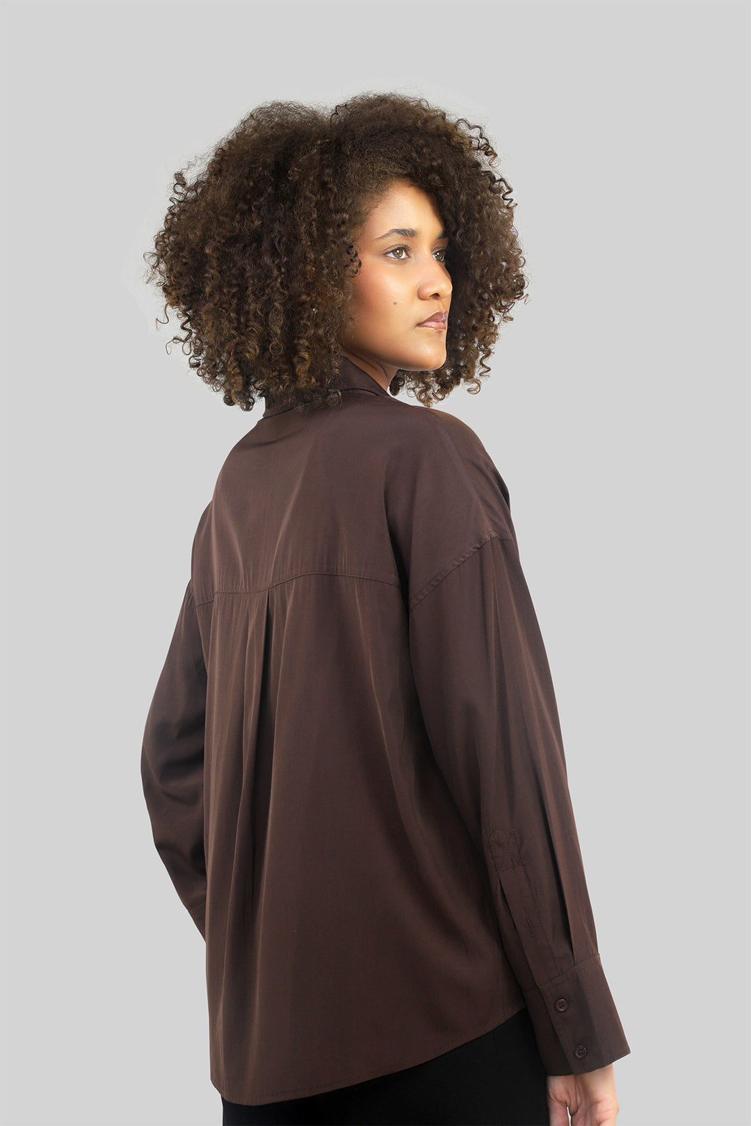 MULHER-CAMISA CASTANHA NOVA