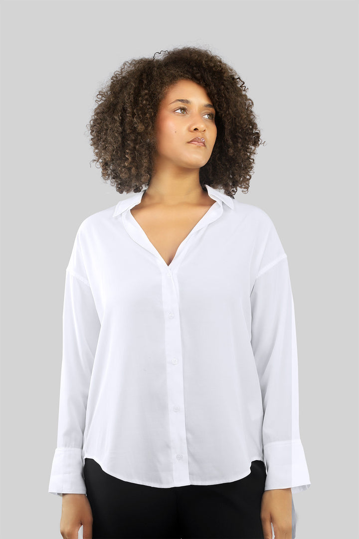 MULHER-CAMISA BRANCA NOVA