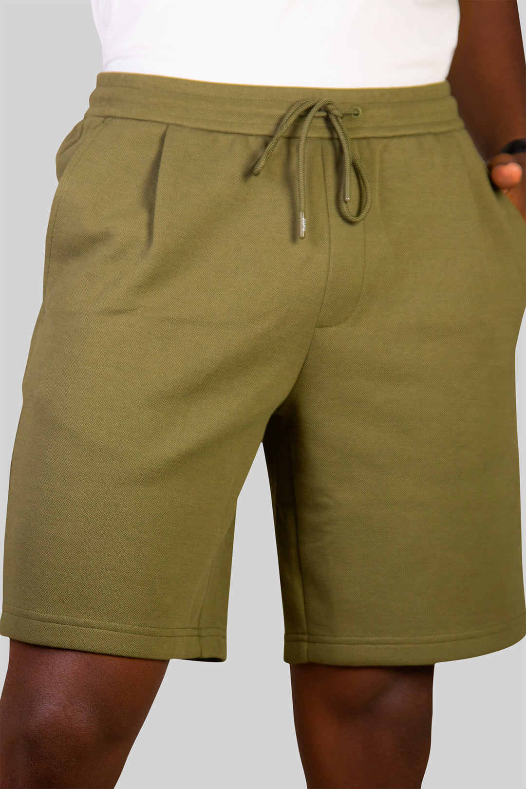 HOMEM-CALÇÃO VERDE DE MOLETOM NOVO