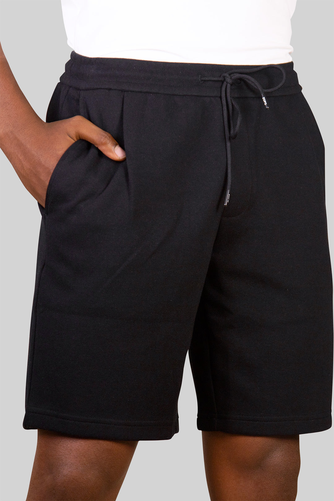 HOMEM-CALÇÃO PRETO DE MOLETOM NOVO