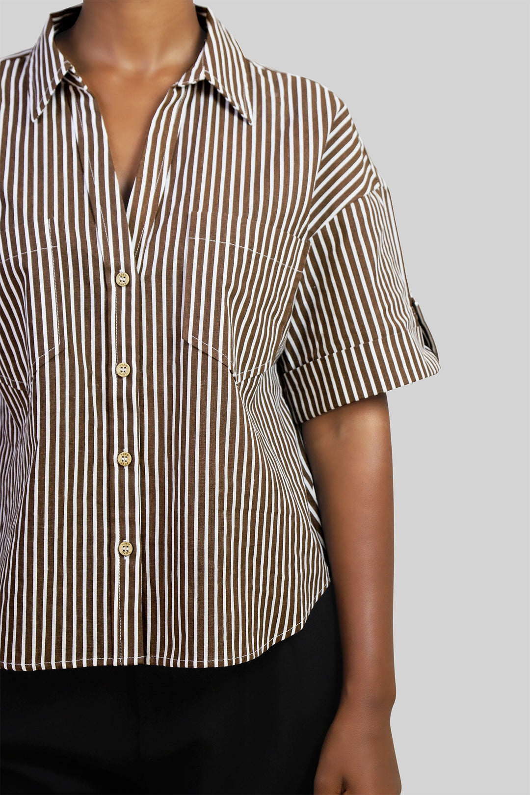 MULHER-CAMISA DE RISCAS CASTANHA NOVA