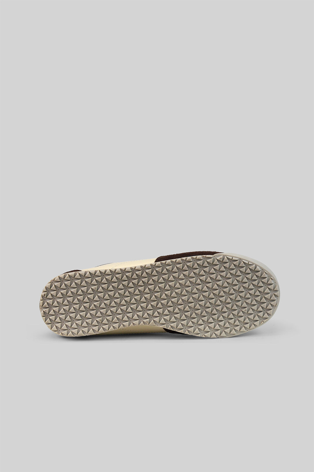 CRIANÇA-TÉNIS CINZA E PRETO NOVO 2026