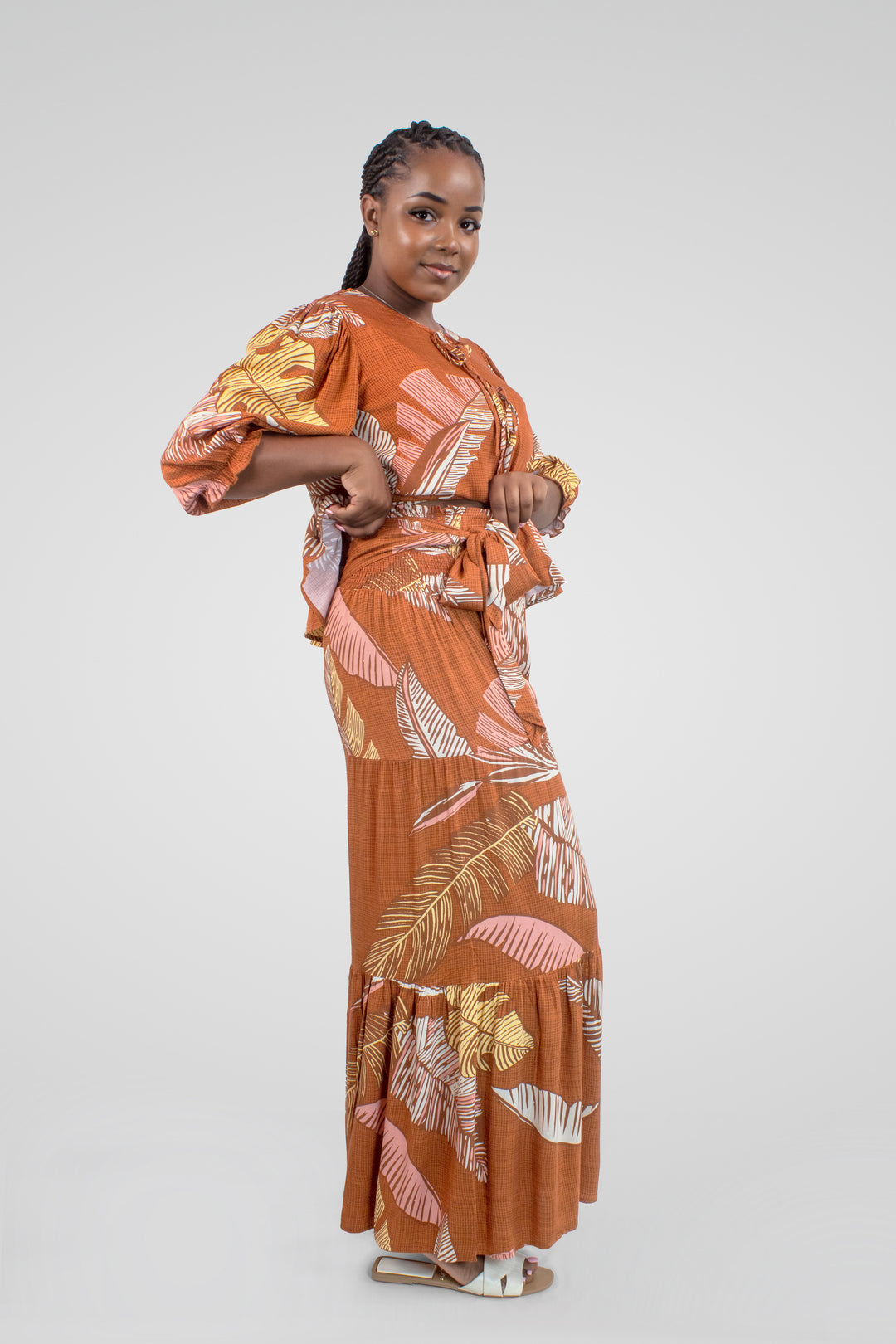 MULHER-CONJUNTO LARANJA COM ESTAMPAS NOVO