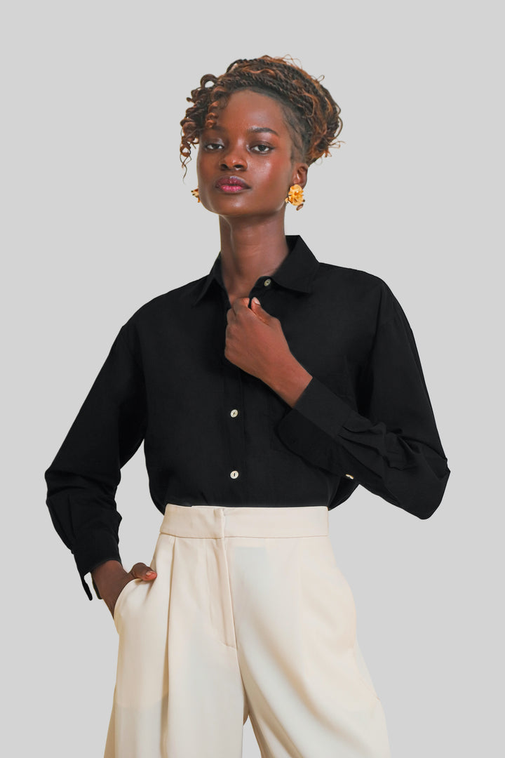 MULHER-CAMISA PRETA NOVA