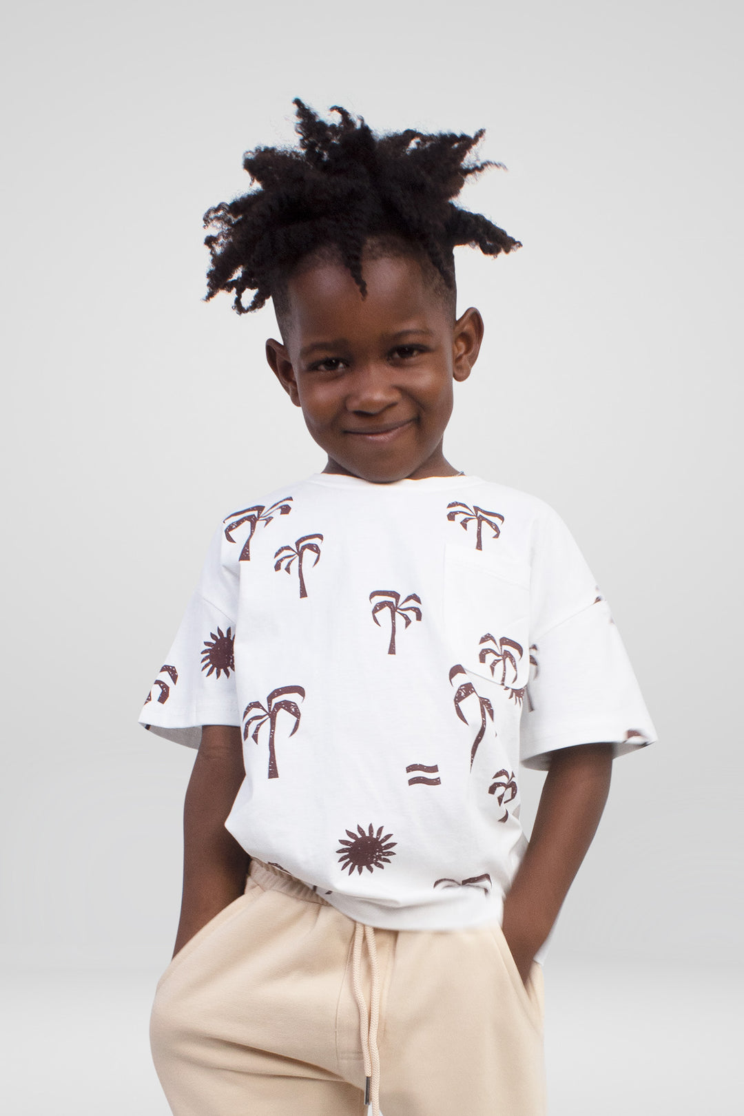 CRIANÇA-T-SHIRT BRANCA NOVA