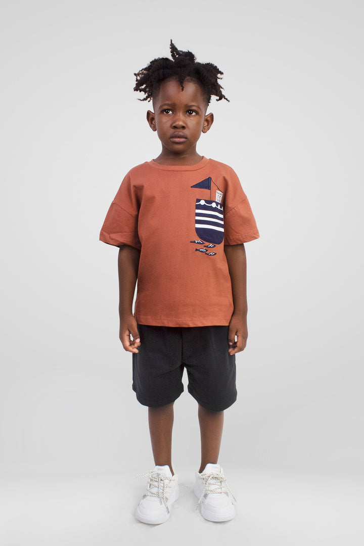 CRIANÇA-T-SHIRT CASTANHA NOVA