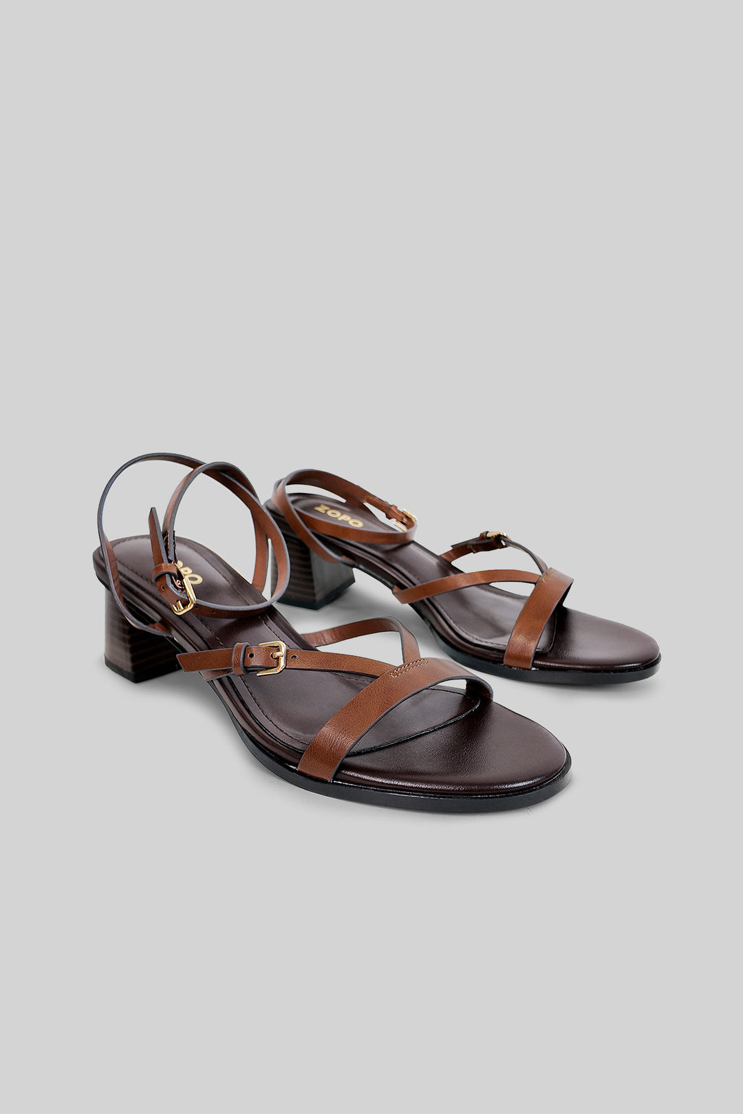 MULHER-SANDÁLIA ALTA CASTANHA NOVA