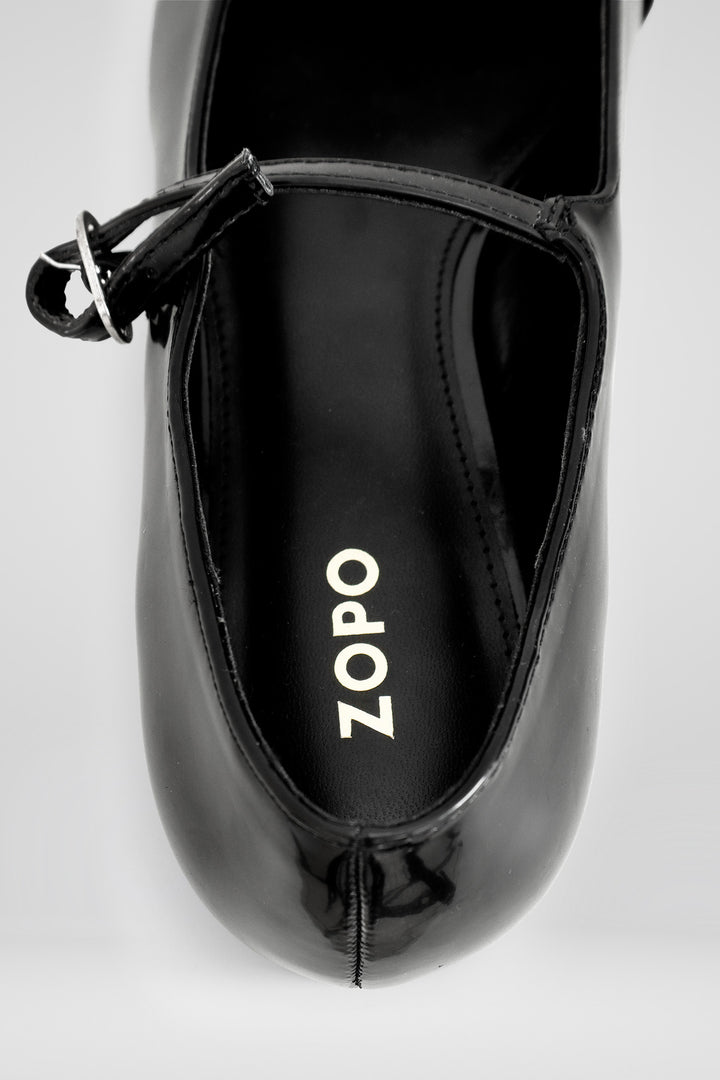 MULHER-SAPATO PRETO NOVO