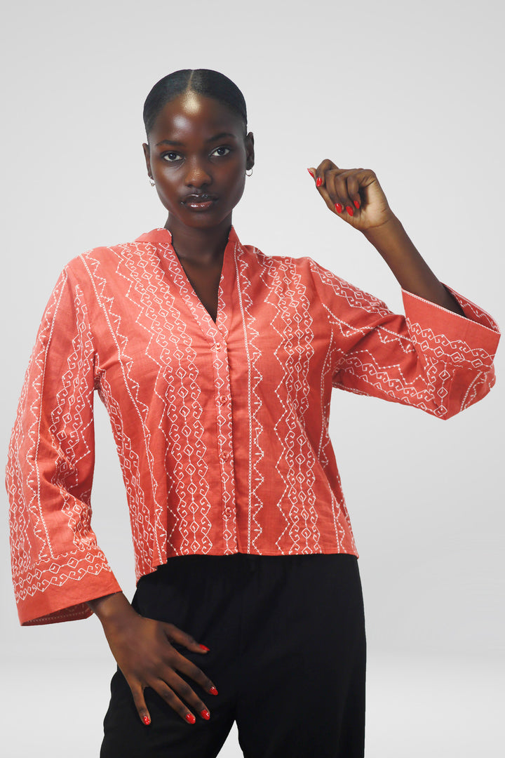 MULHER-BLUSA VERMELHA NOVA