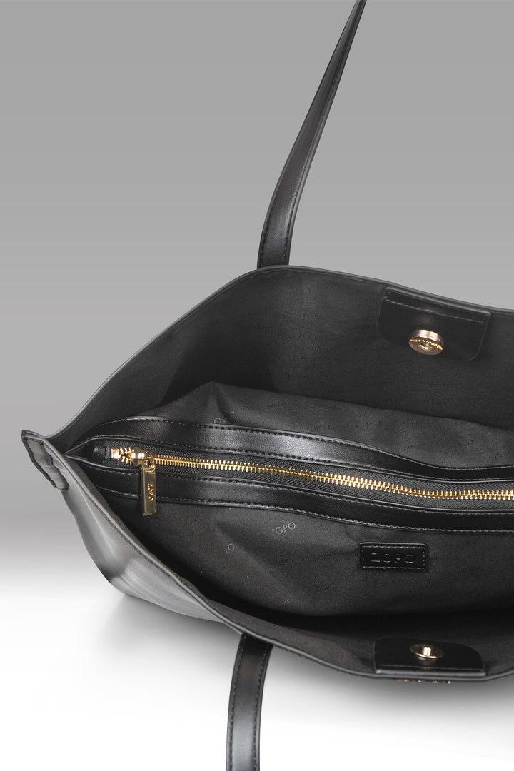 MULHER-BOLSA PRETA NOVA