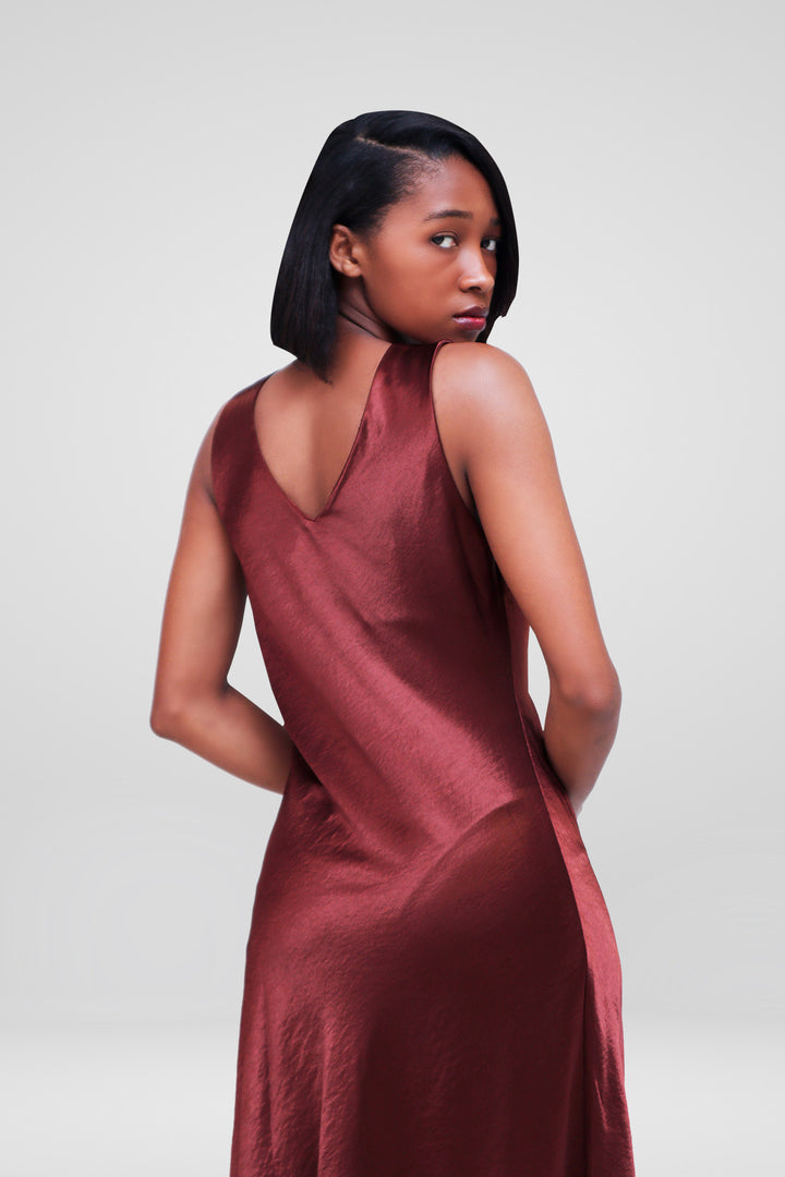 MULHER-VESTIDO VERMELHO NOVO