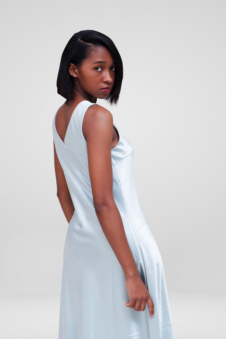 MULHER-VESTIDO AZUL NOVO