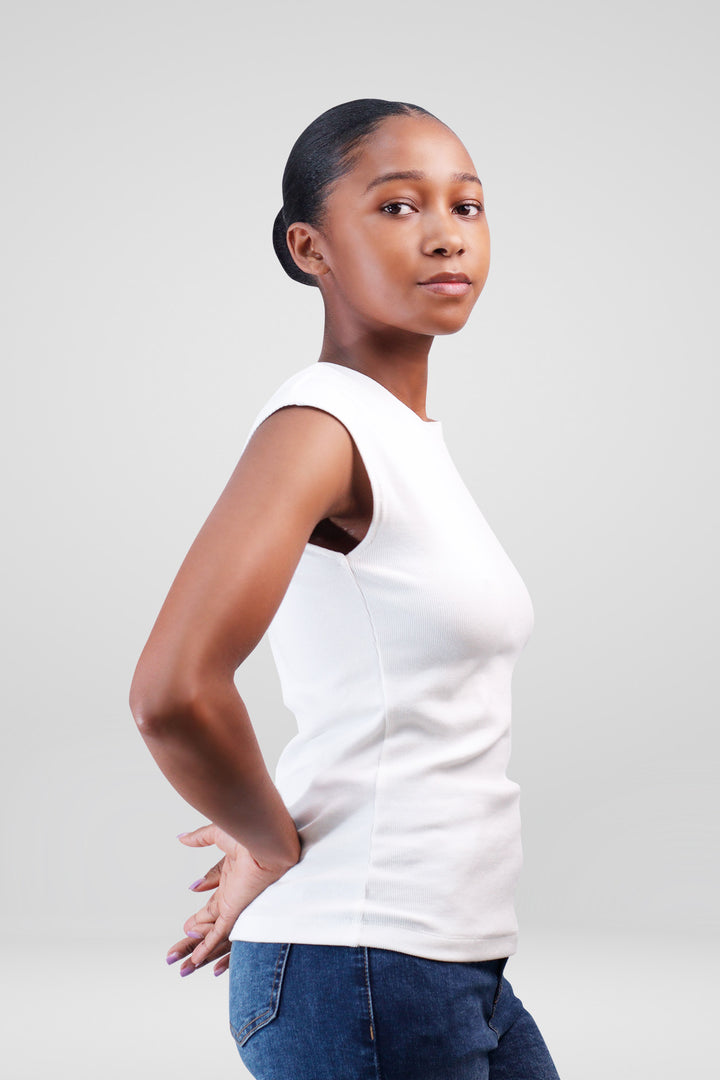 MULHER-BLUSA DESBRANCA NOVA