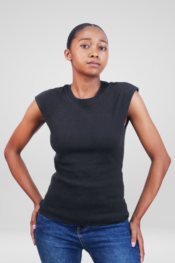 MULHER-BLUSA PRETA NOVA