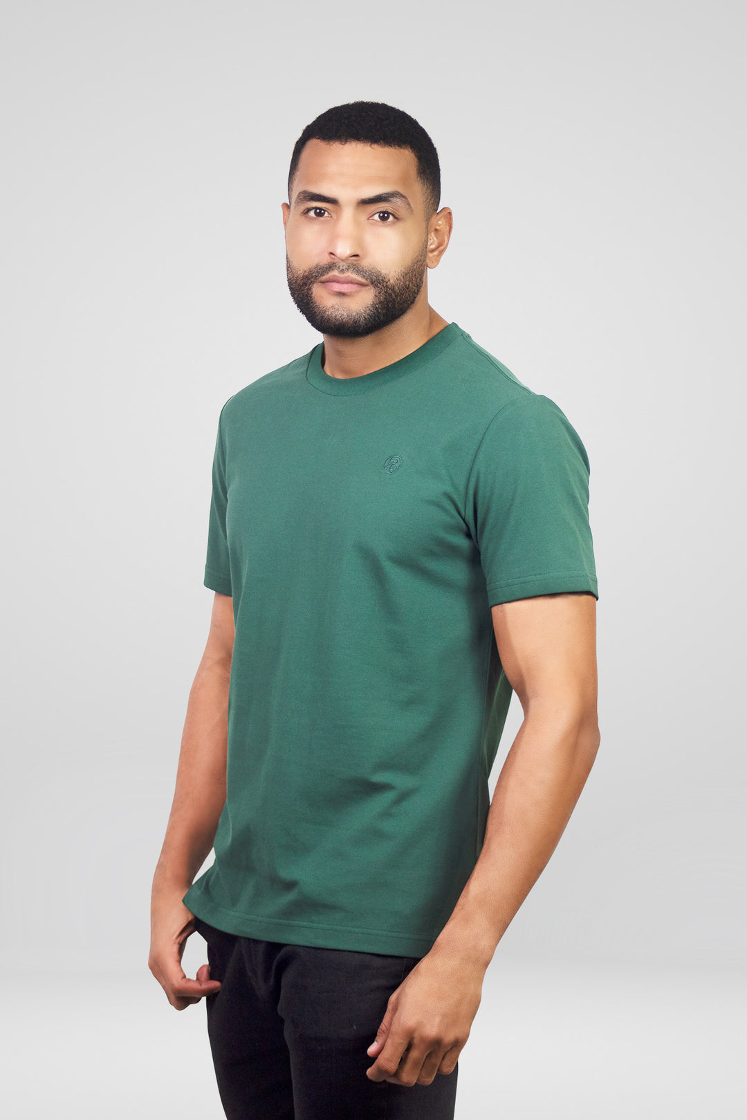 HOMEM-T-SHIRT VERDE NOVA