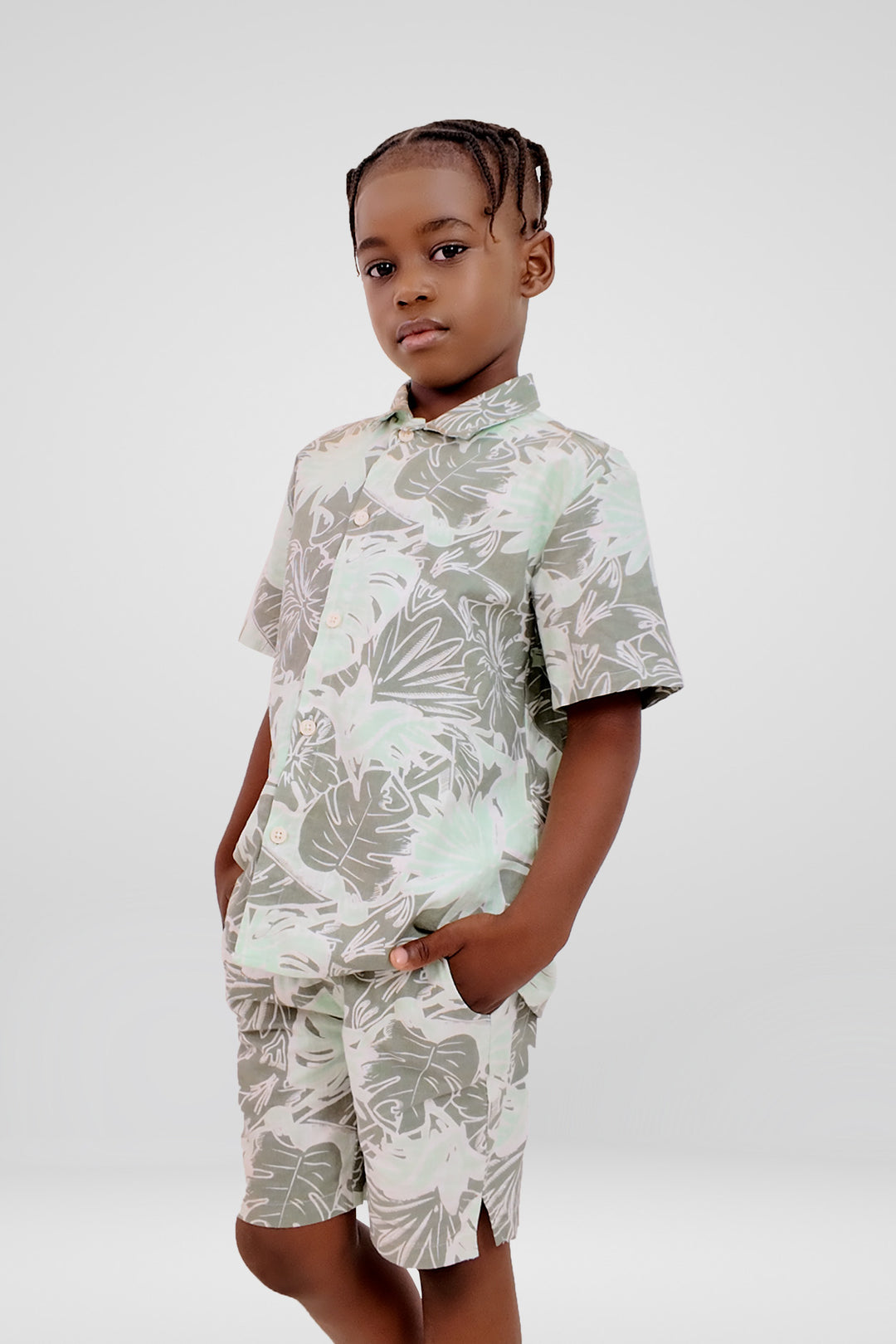 CRIANÇA-CAMISA HAVAIANA VERDE NOVA