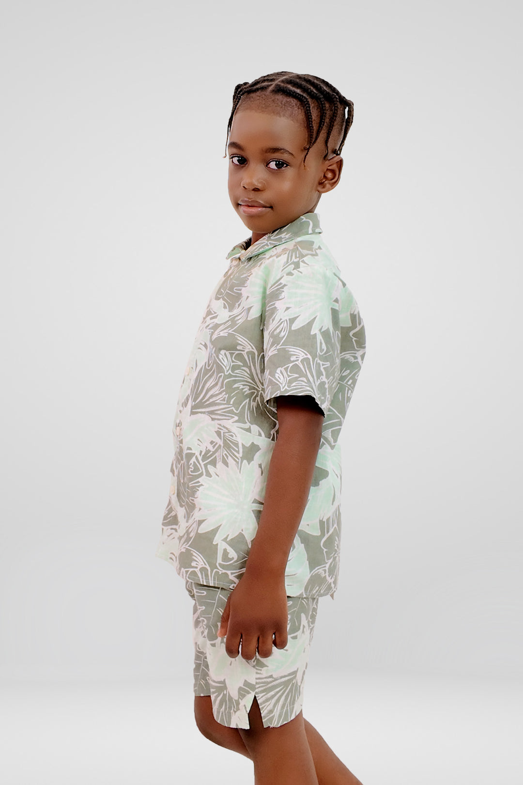 CRIANÇA-CAMISA HAVAIANA VERDE NOVA