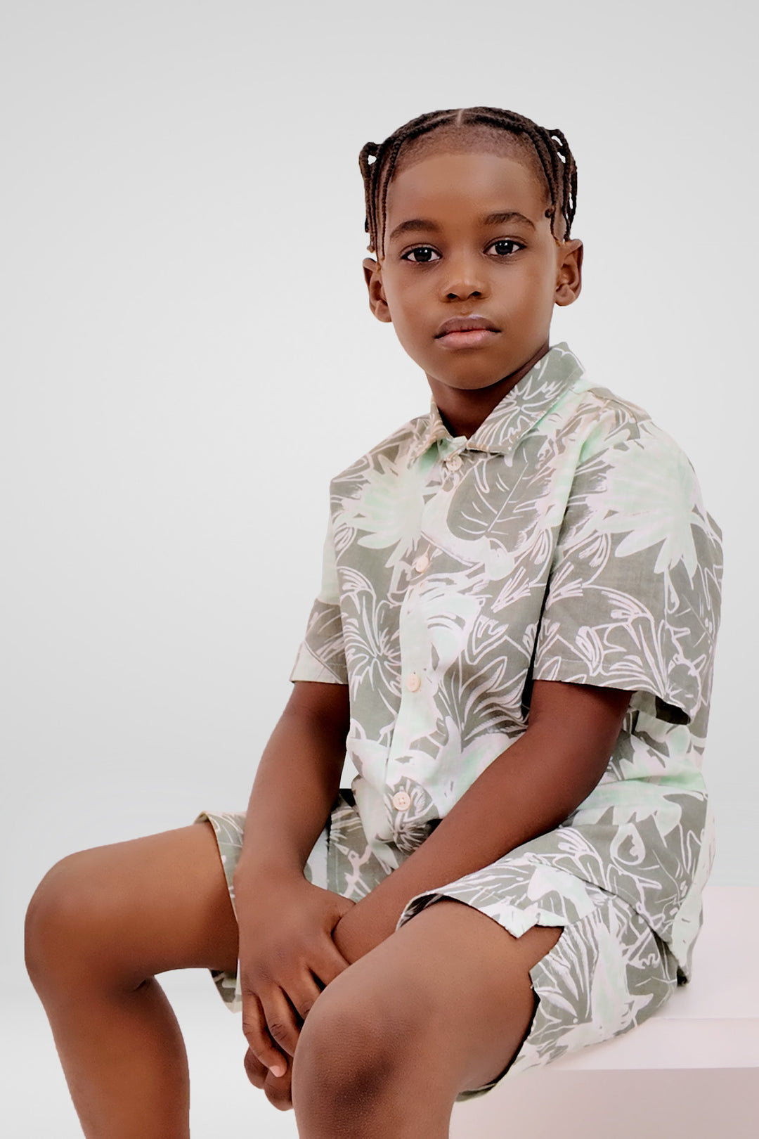 CRIANÇA-CAMISA HAVAIANA VERDE NOVA