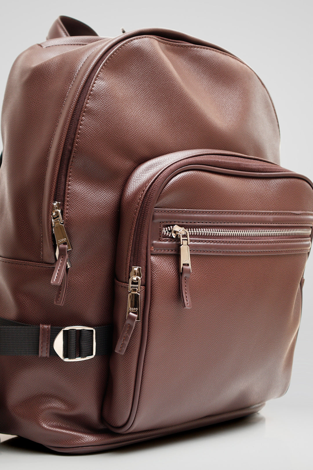 HOMEM-MOCHILA CASTANHA NOVA