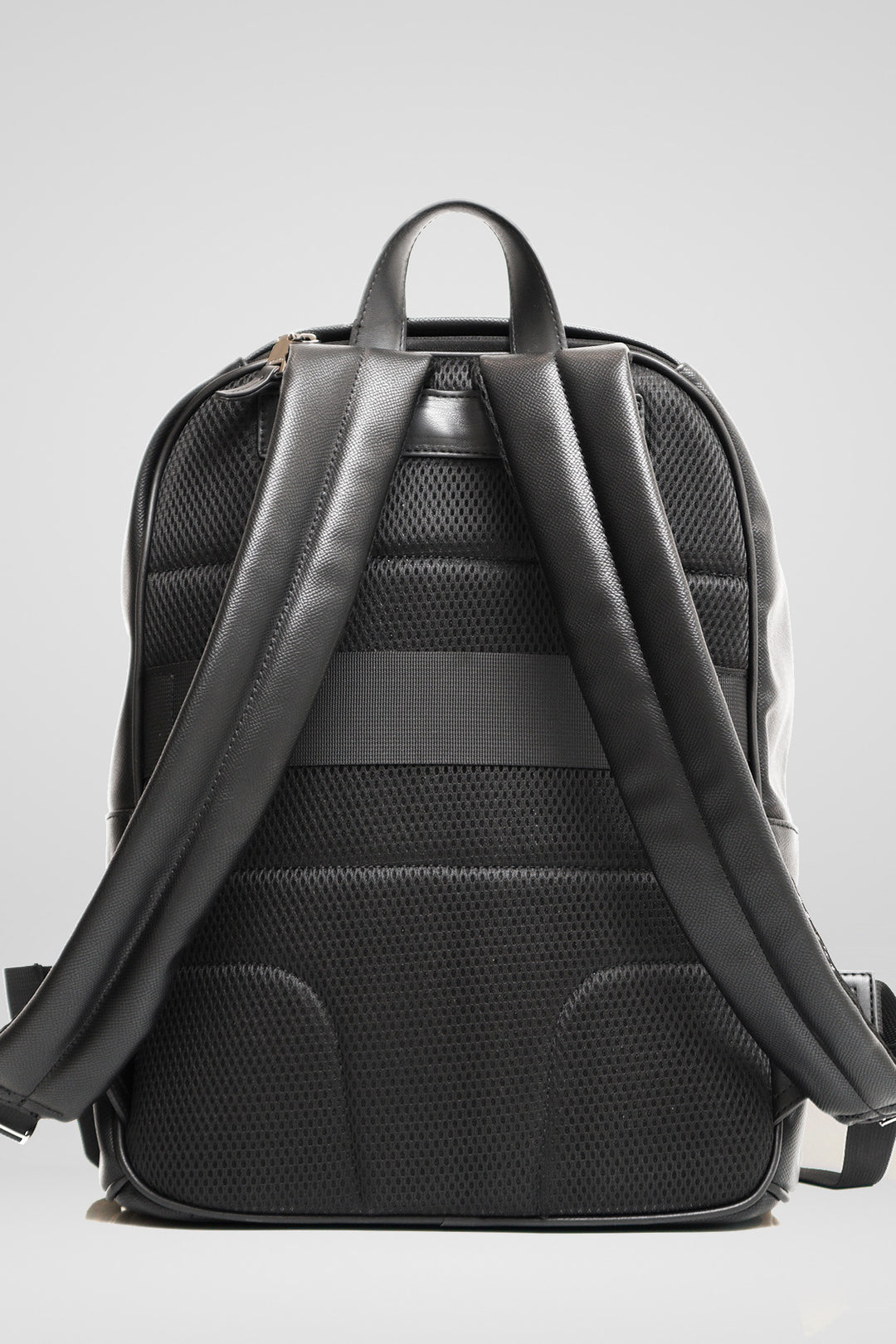 HOMEM-MOCHILA PRETA NOVA