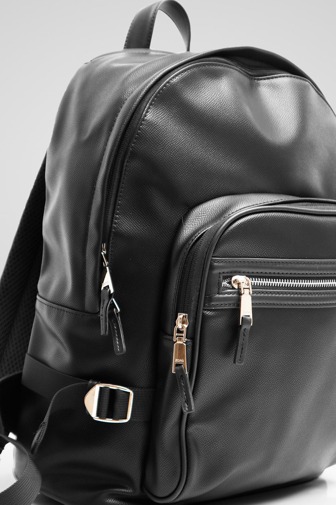 HOMEM-MOCHILA PRETA NOVA