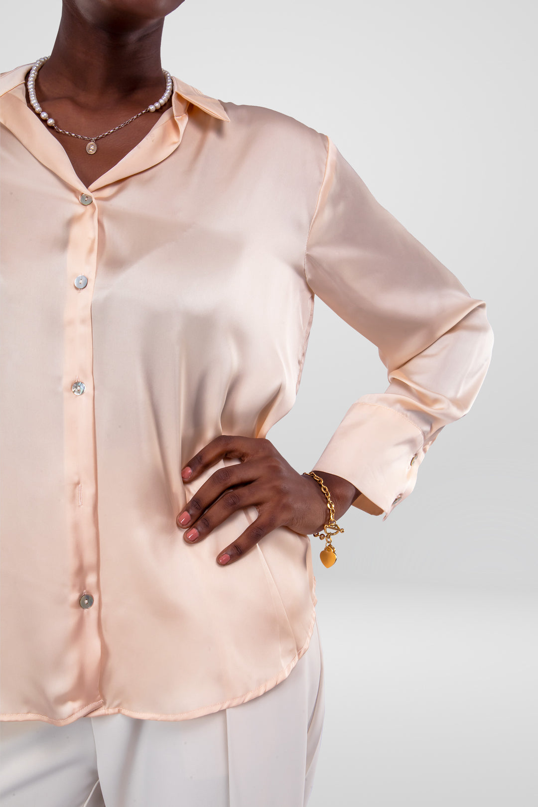 MULHER-CAMISA CREME NOVA