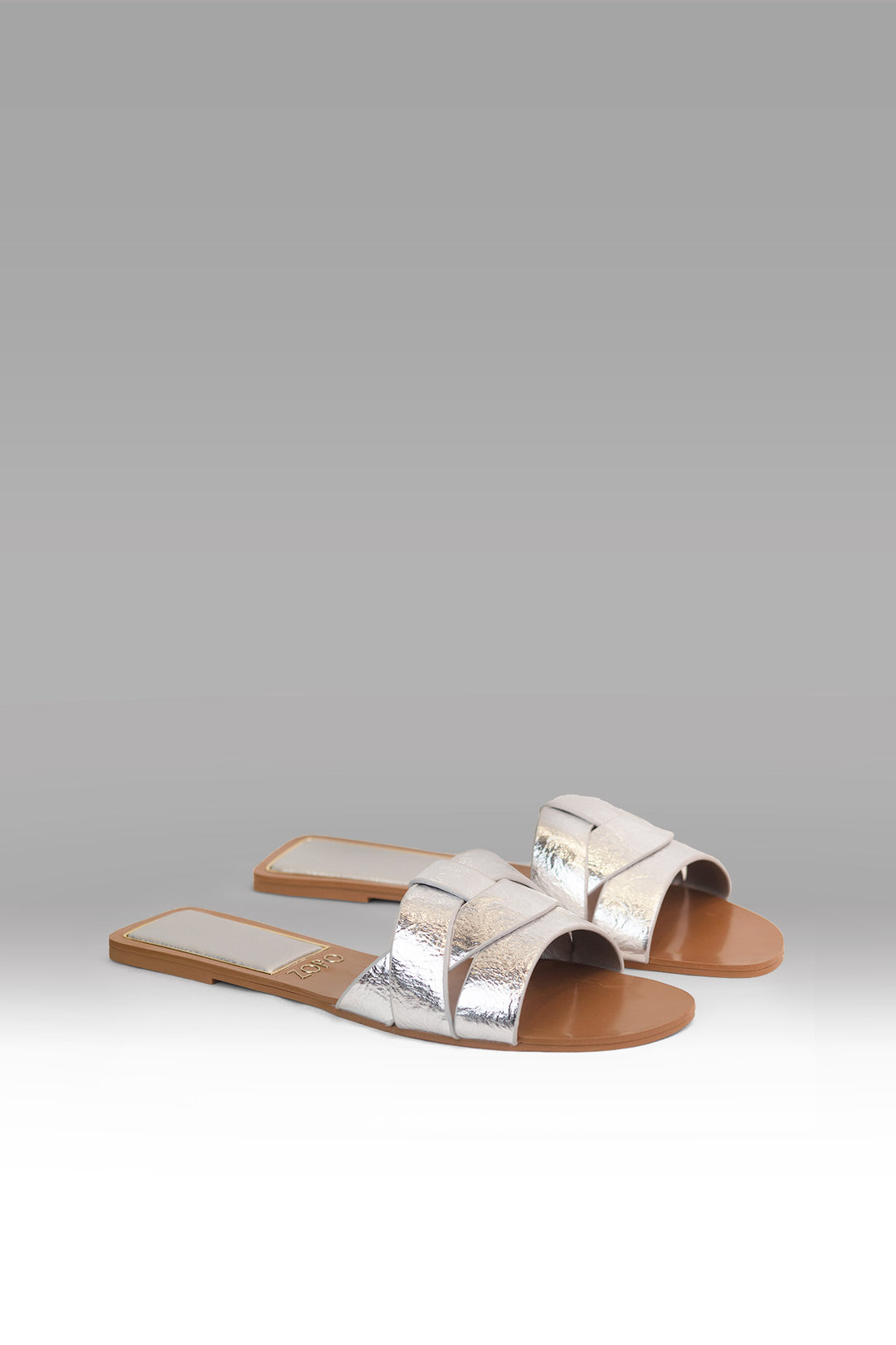 MULHER-CHINELOS PRATEADOS NOVO