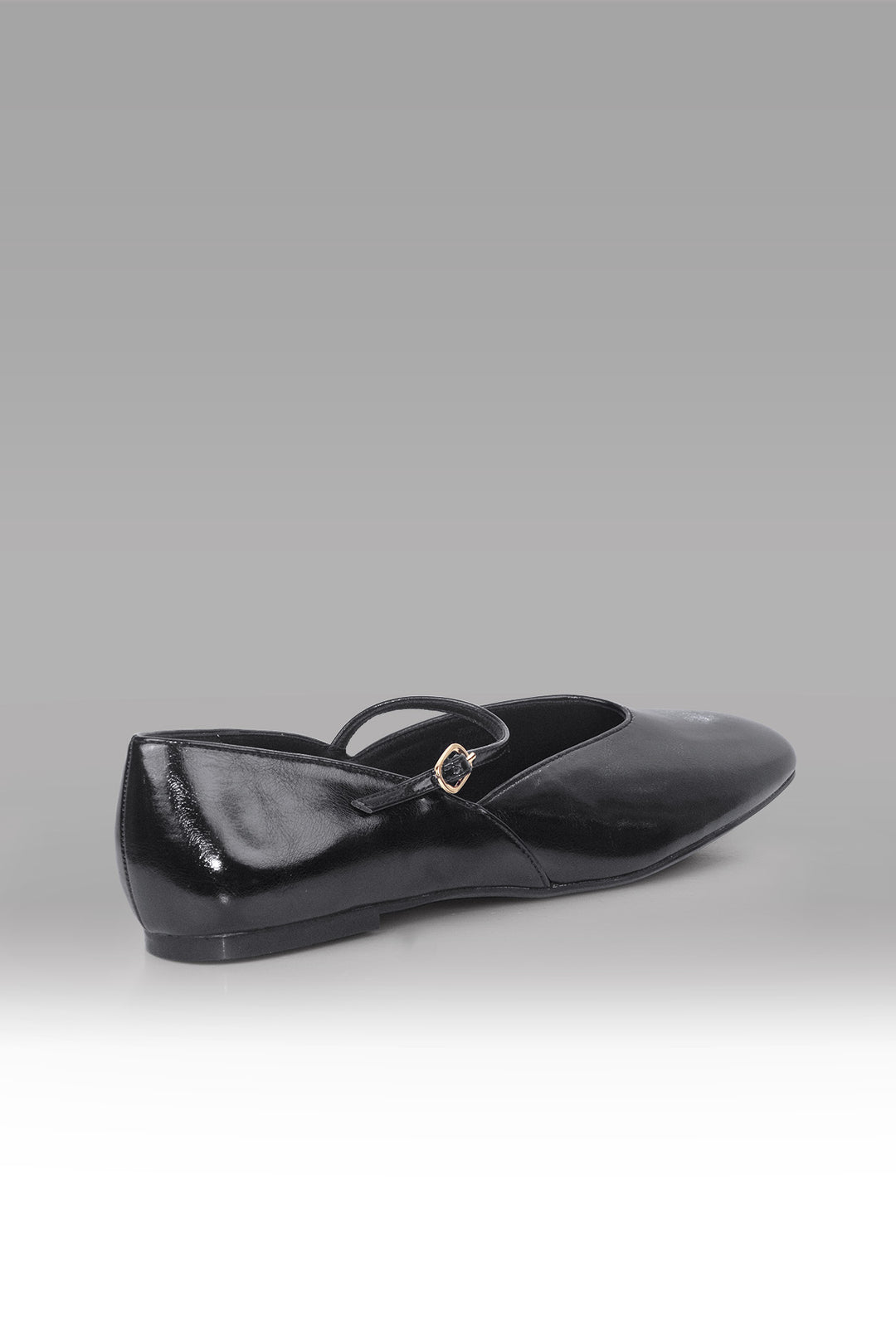 MULHER-SAPATO PRETO NOVO