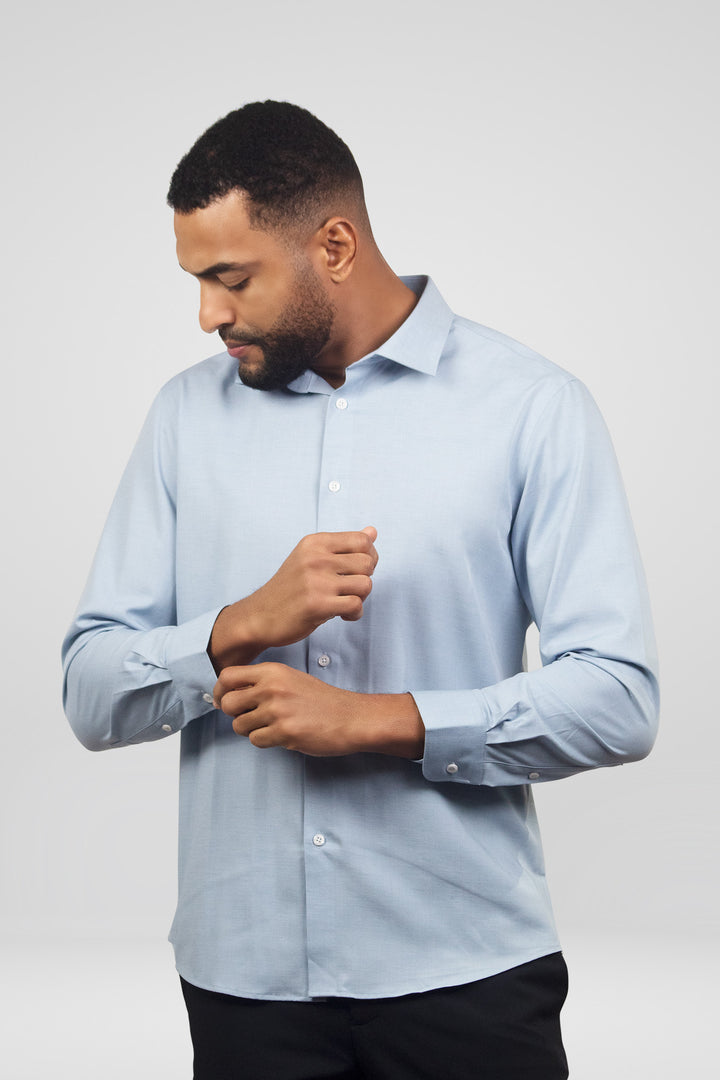 HOMEM-CAMISA AZUL CLARA NOVA