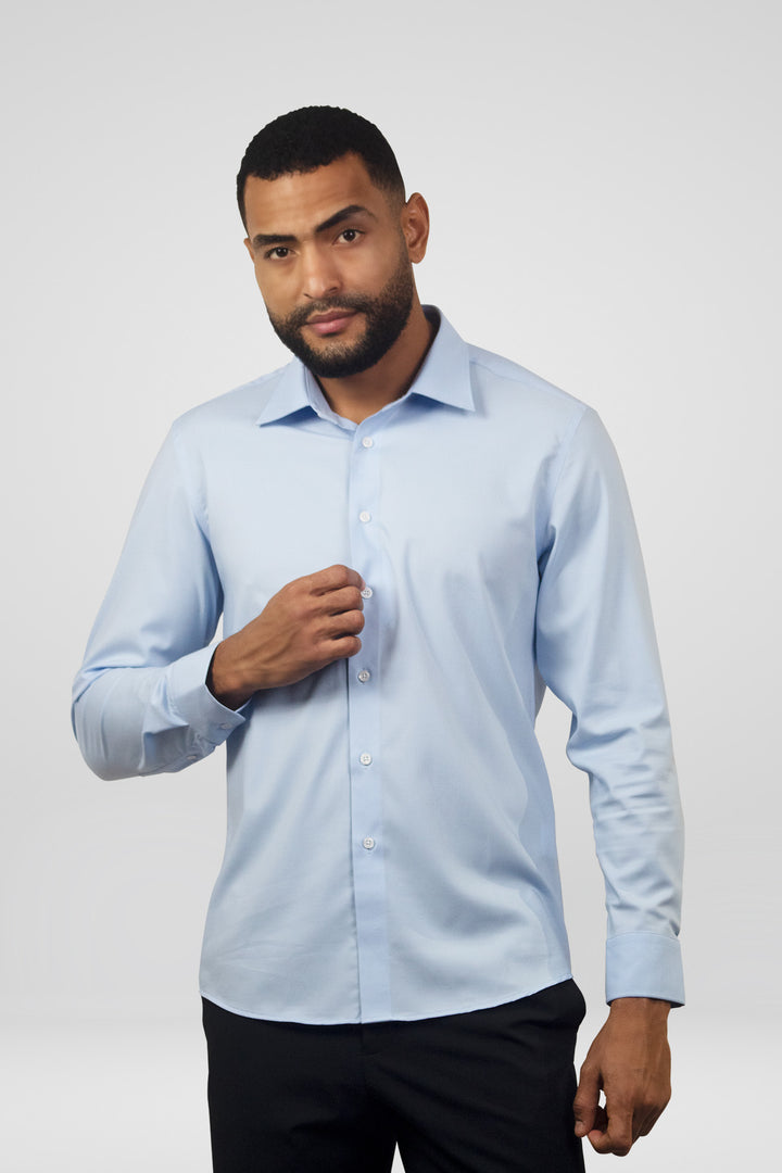 HOMEM-CAMISA AZUL CLARA NOVA