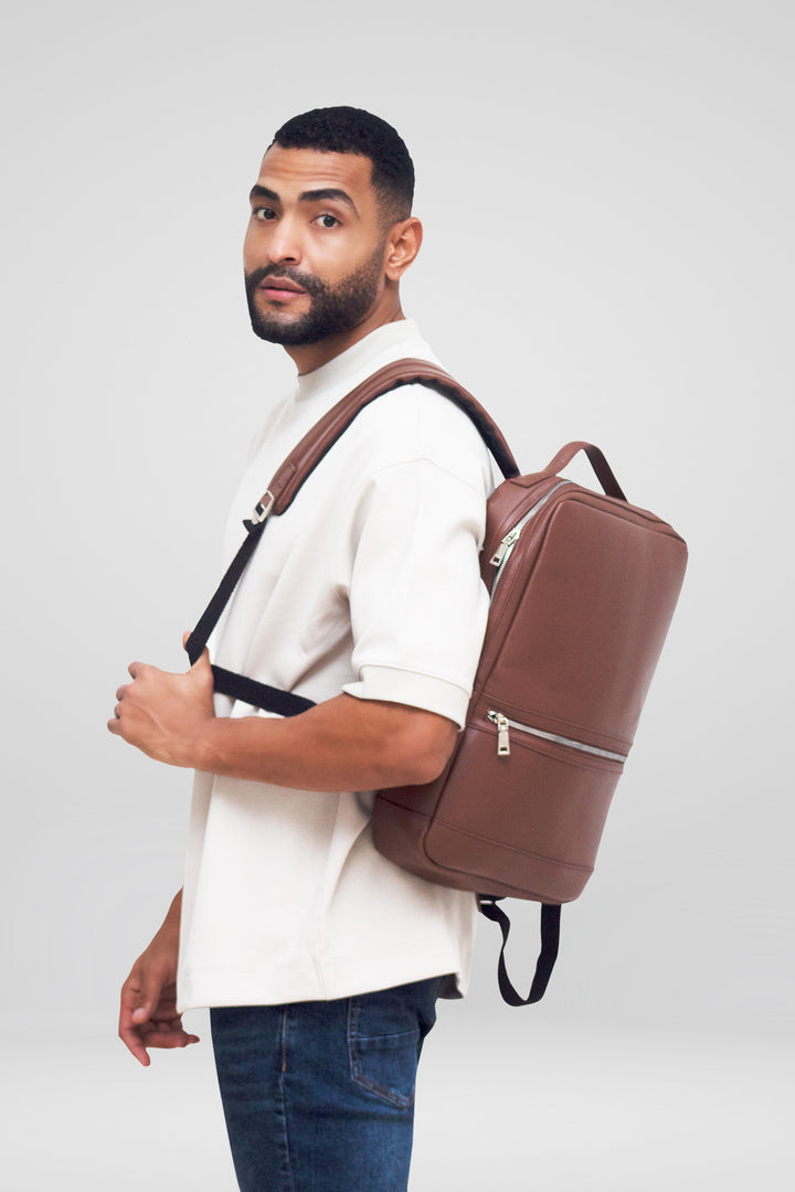 HOMEM-MOCHILA CASTANHA NOVA