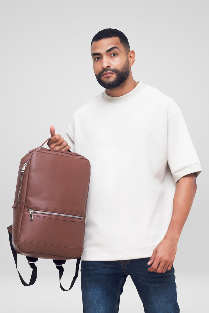 HOMEM-MOCHILA CASTANHA NOVA