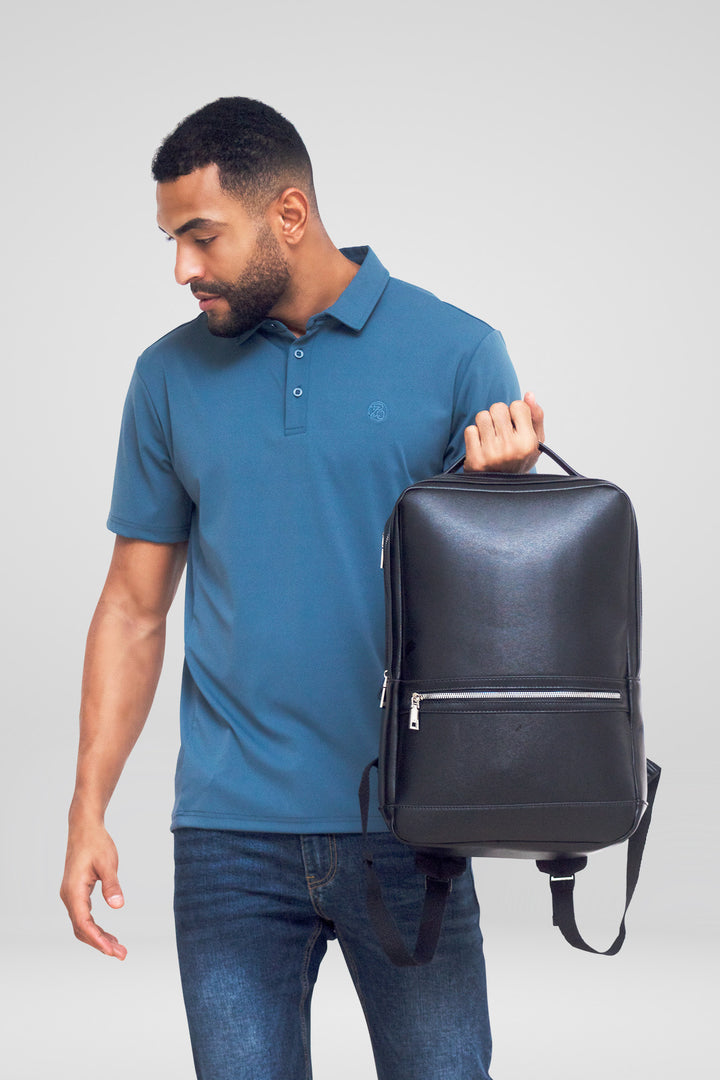 HOMEM-MOCHILA PRETA NOVA