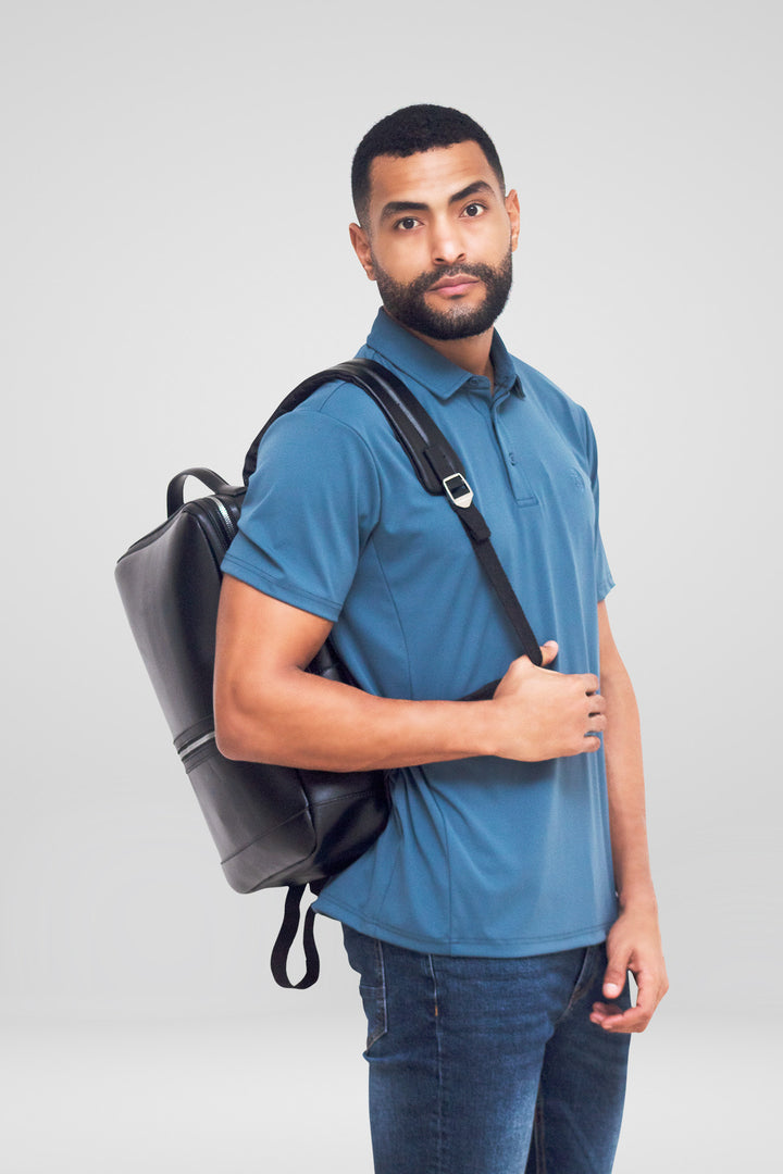 HOMEM-MOCHILA PRETA NOVA